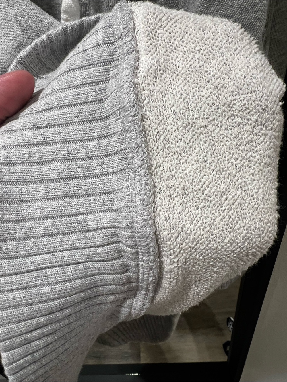 Women’s American Eagle Light Gray Hooded V-Neck Pullover Sweater - Picture 3 of 10